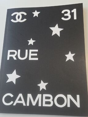 CHANEL Black & White Rue Cambon Star Book
